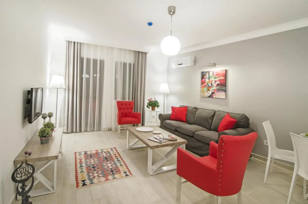 Rodina Suites Hotel