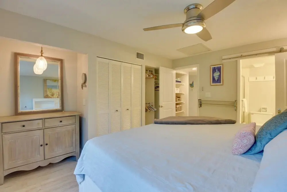 Siesta Key Condo w/ Heated Pool < 1 Mi to Beach