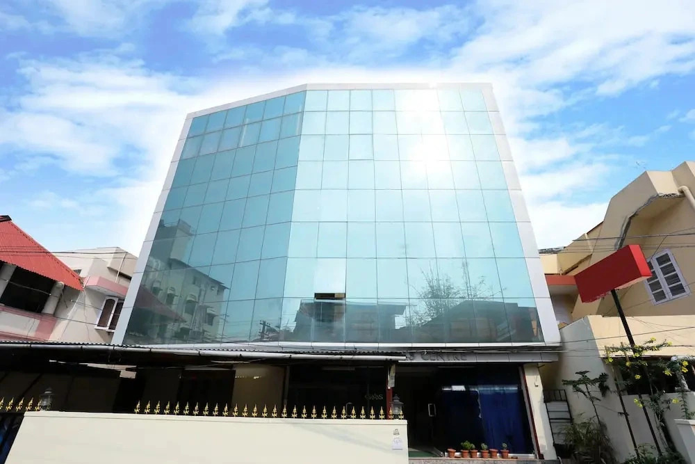 Gamas Centre by OYO Rooms