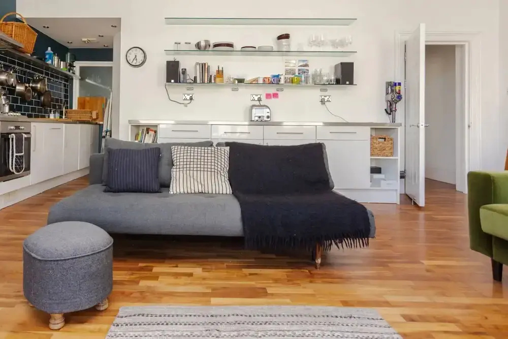 Spacious 1 Bedroom Apartment in Brighton Beside the Sea