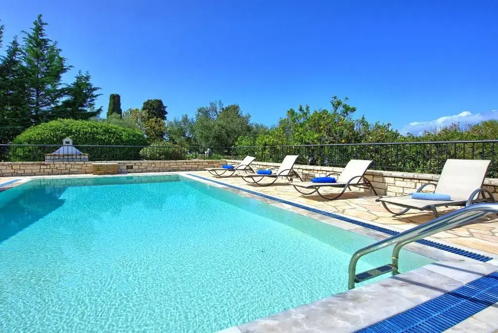 Villa Dimitris - just 600 meters away from the beach!!! by MediterraneanVillas