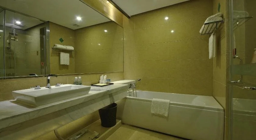 Jin-Tai Holiday Hotel