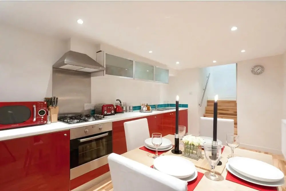 Henderson Street Apartment