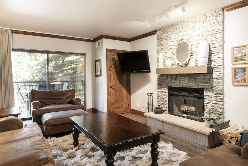 Park Station 227 2 Bedroom Condo by RedAwning