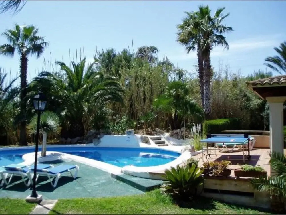 Villa - 5 Bedrooms with Pool and WiFi - 103974