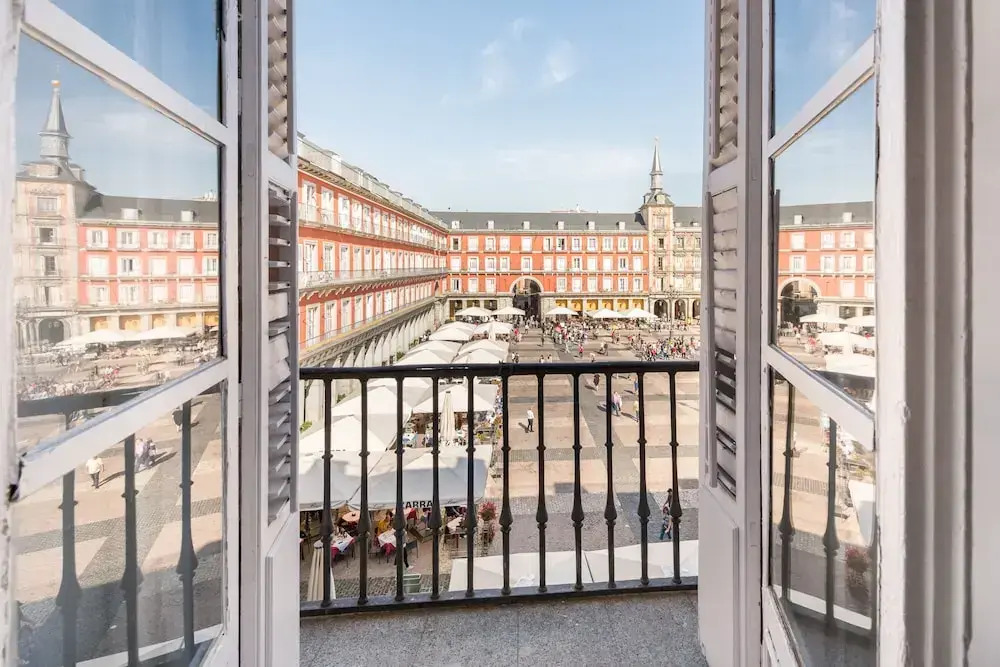Apartment 1Bd With Balcony in Plaza Mayor Square. Plaza Mayor II
