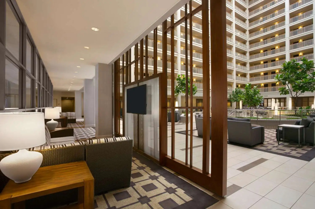 Embassy Suites Chicago - Downtown River North