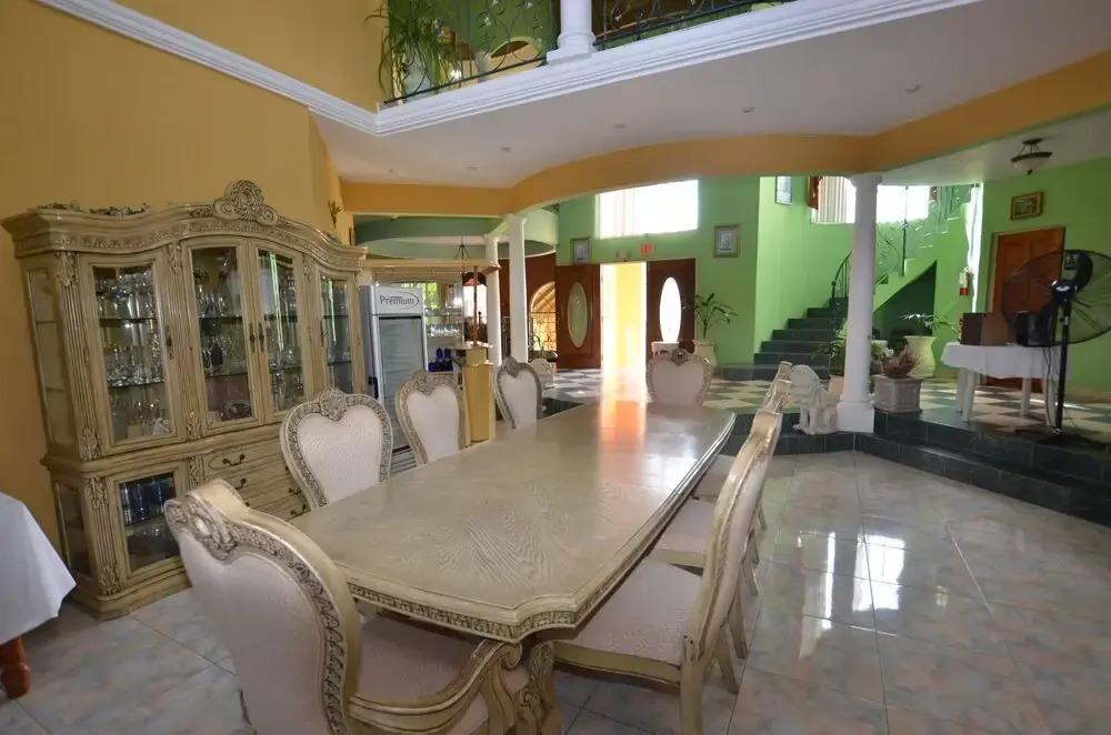 Dream Castle Villa, Montego Bay 8BR