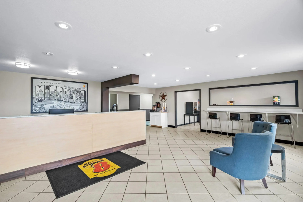 Super 8 by Wyndham Farmington