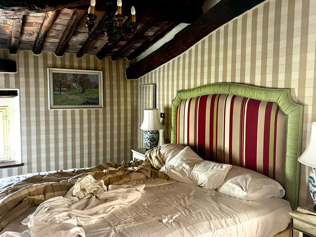 Villa Michaela, New Listing! Spacious Villa, exclusive venue with Pool, Chapel and Tennis courts