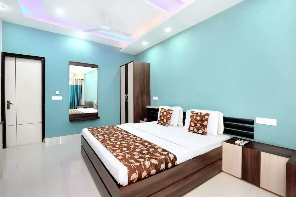 OYO 3131 Hotel BR Inn