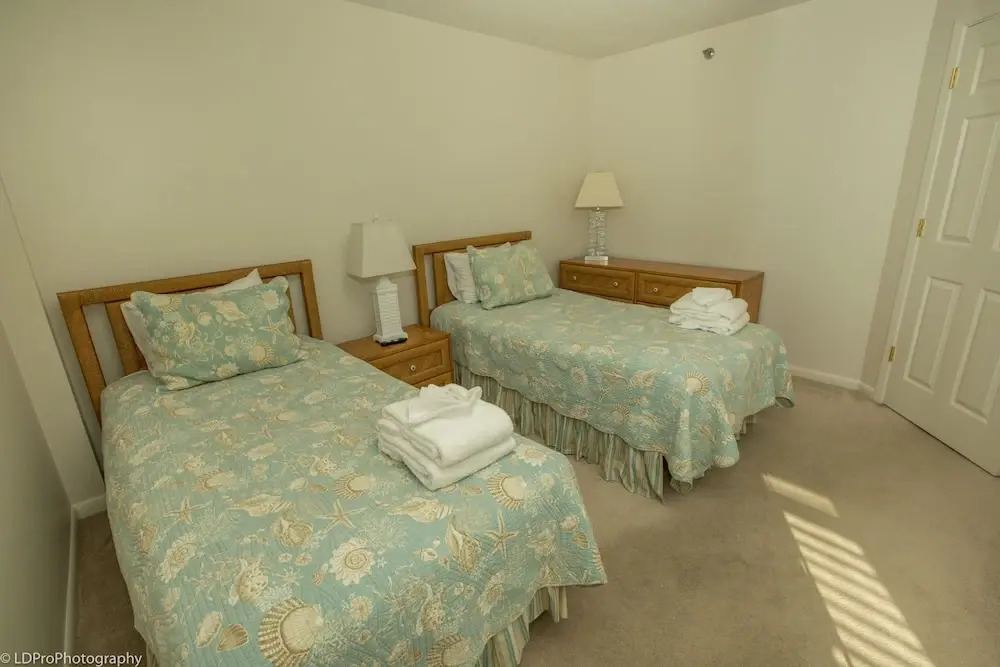 Inlet Reef 316 2 Bedroom Condo by RedAwning