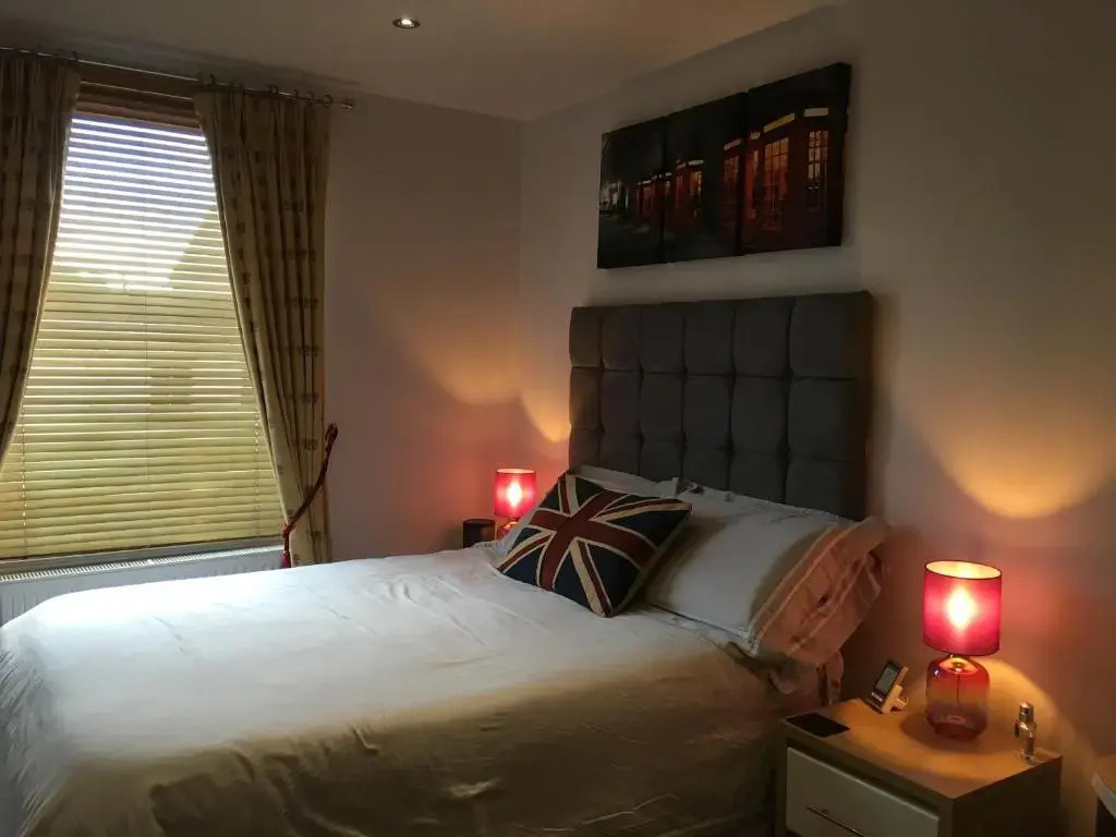 Cherwell Gates 4 Bed Luxury Oxford Apartment for 8 with Roof terrace
