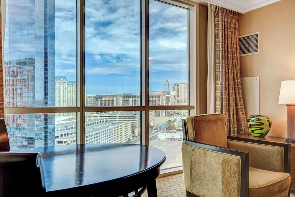 Incredible Studio Strip Views 10609