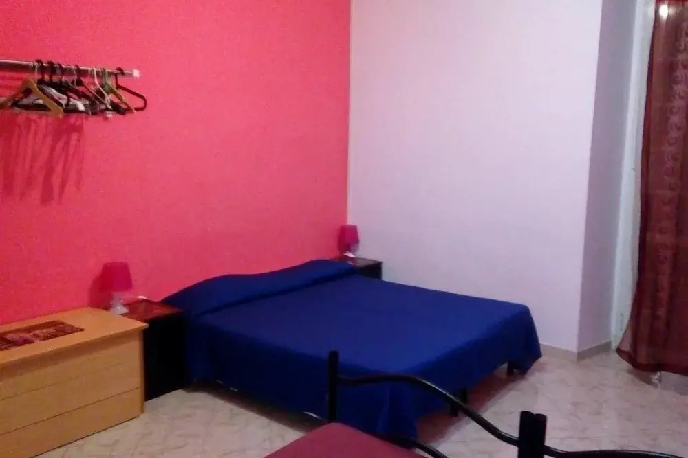 Bed in Art - Termini - Coliseum Apartments for Rent in Rome