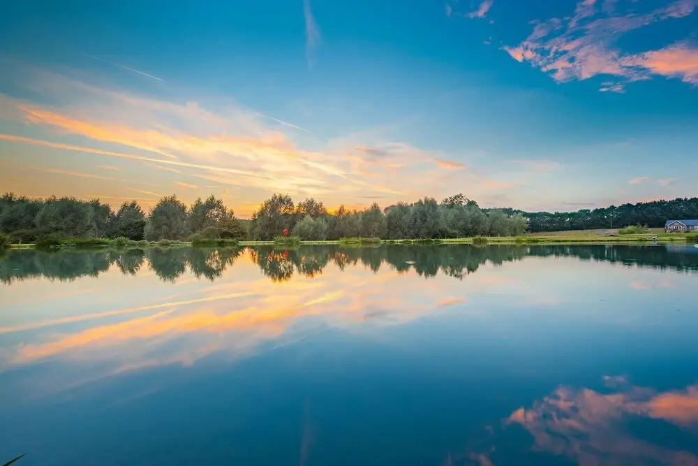 Fabulous five-star luxury lodge with hot tub and lake views