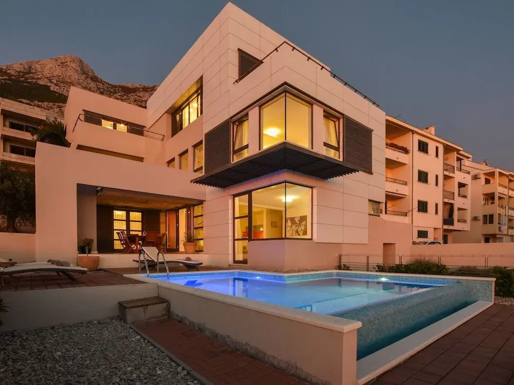Swanky Villa in Makarska With Sauna, Jacuzzi & Mountain Views