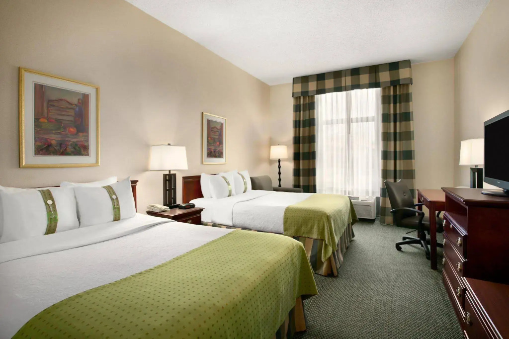 Aviator Hotel & Suites, Best Western Signature Collection