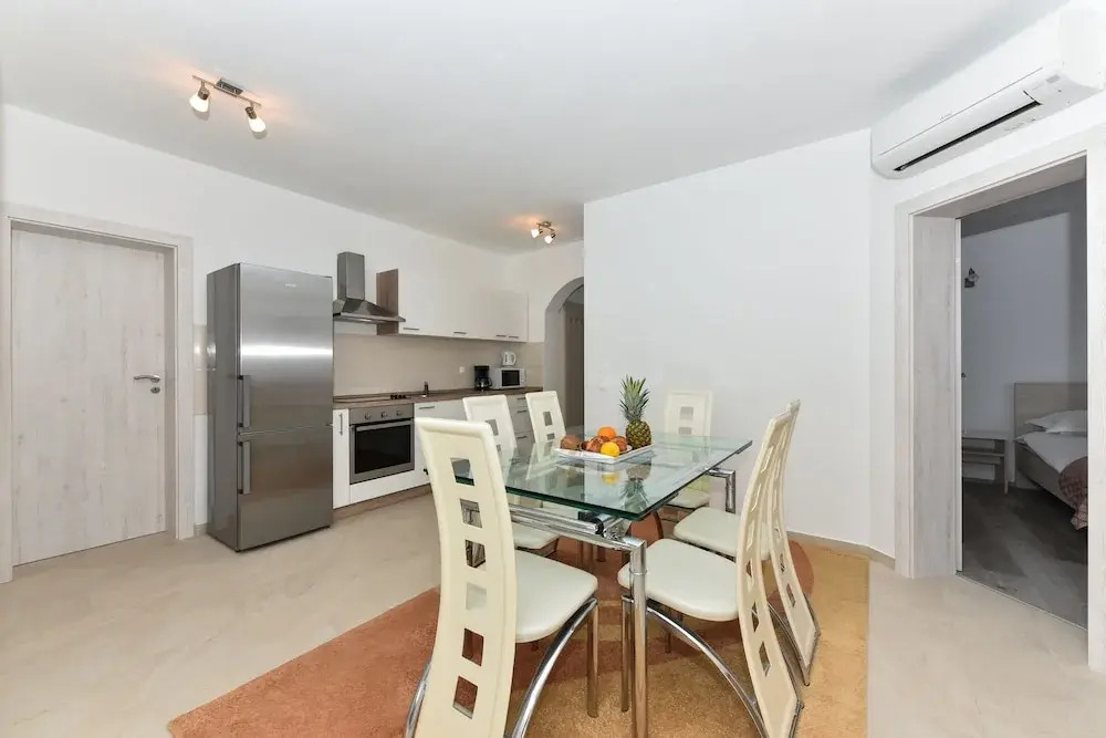 Apartments Ana Vrsi