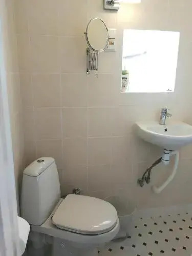 Aia Guest Apartment