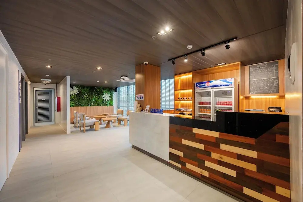 Kokotel Cebu Adira