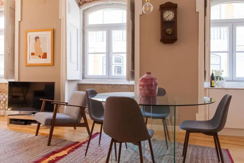 Alfama Baixa Spacious And Bright Apartment Blends the Historic and the Contemporary 2 Bedrs & 2 Bathrs AC 18th Century Building
