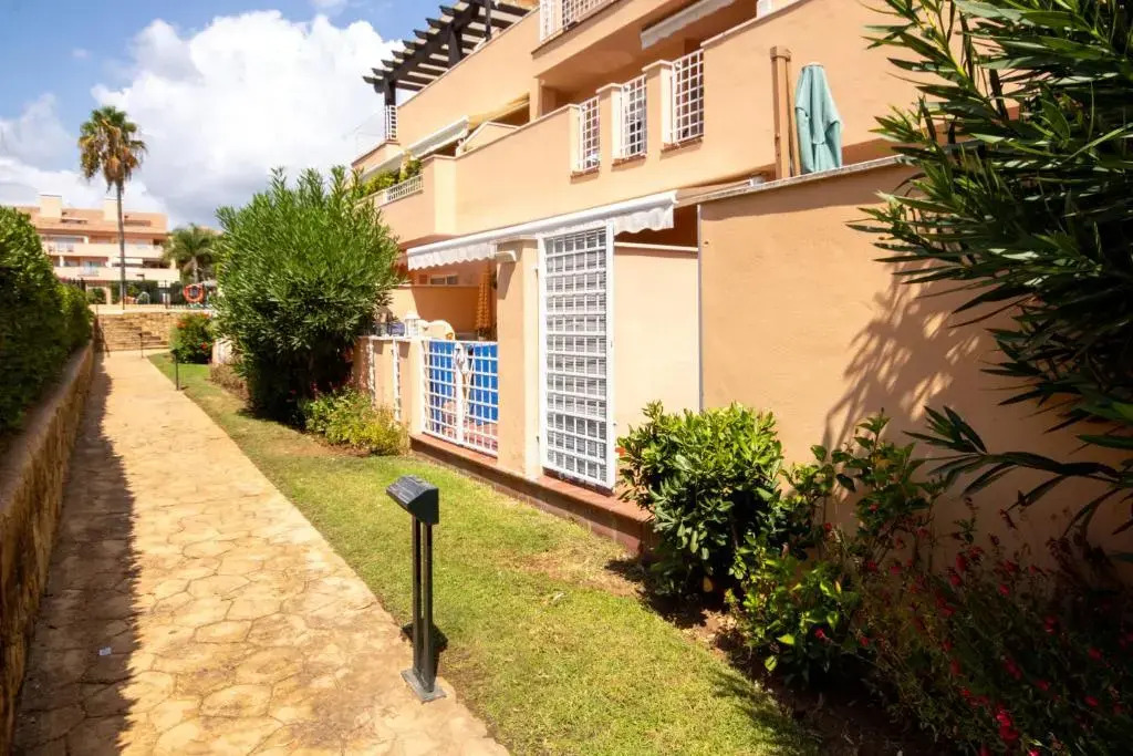 Ground Floor Apartment, Los Jardines de Santa Maria Elviria