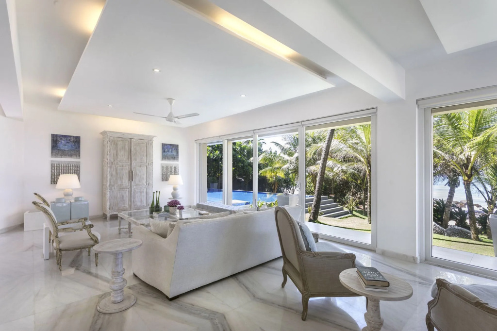 Villa White