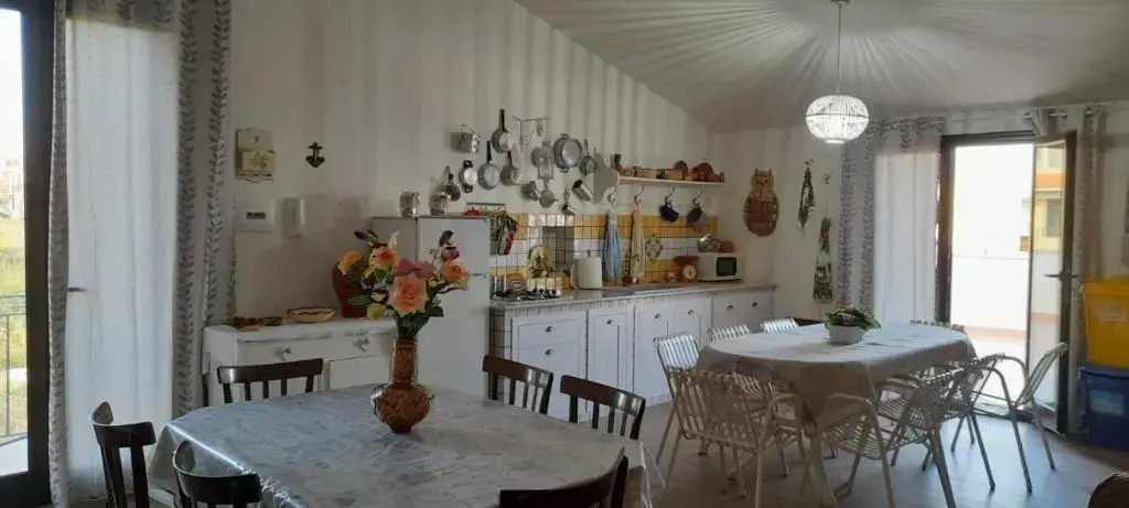Rosas House Bed and Breakfast