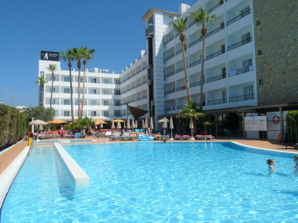 Отель Fergus Club Pineda Splash