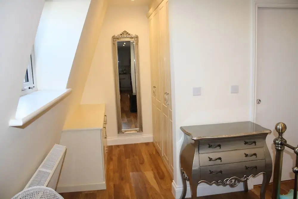 Modern apt close to Paddington station / sleeps 3