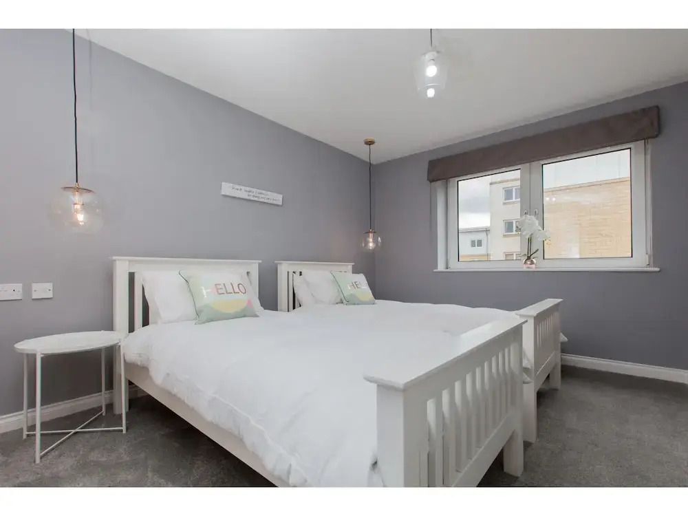 Homely, Hi-tech Modern Flat With Parking and gym