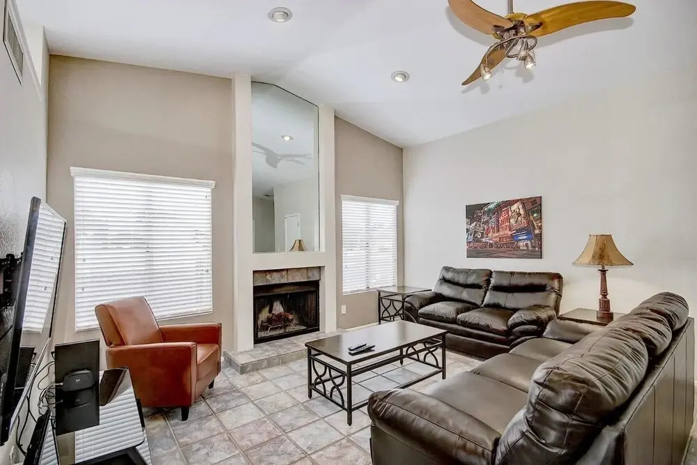 SLS Sandra with FREE Heated Pool, Spa, Pool Table & More.