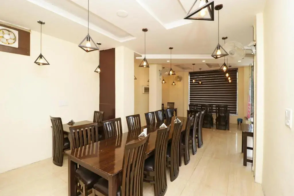 Hotel Mirage Residency