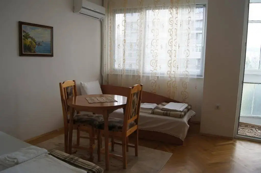 Sea Siren Apartment