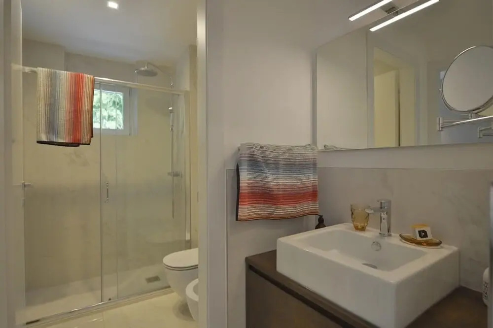 The View-rainbow Design Lake View Apartment