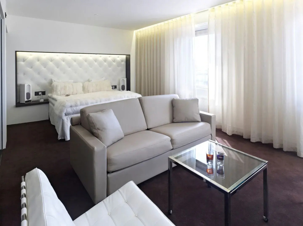 Hotel Riverton