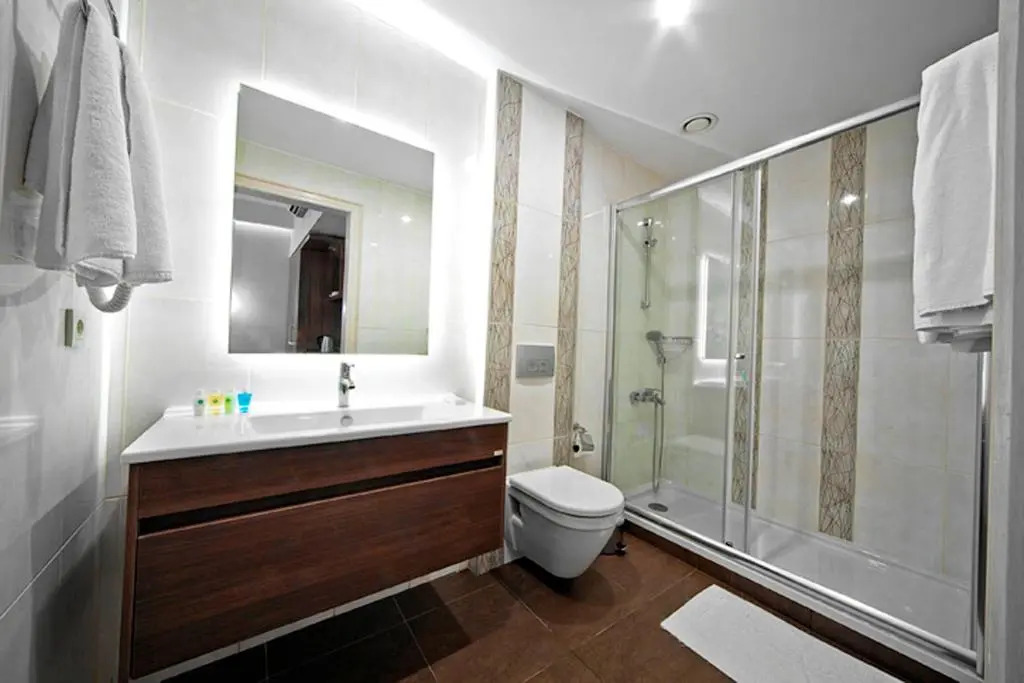 Azade Premier Hotel