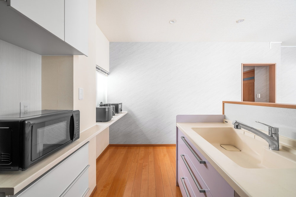 E-Us Sakaedori House