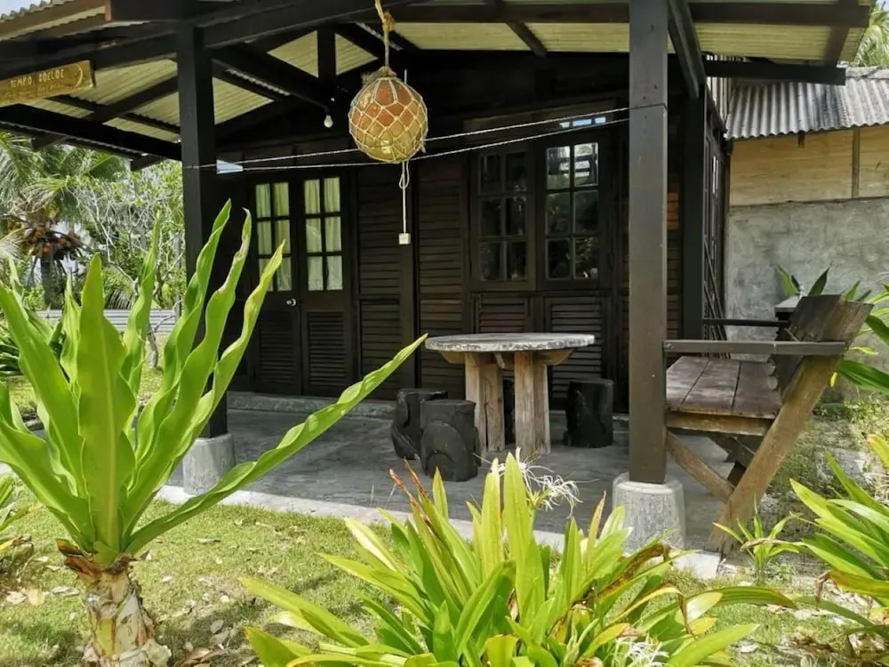 Dcoconut Island Resort