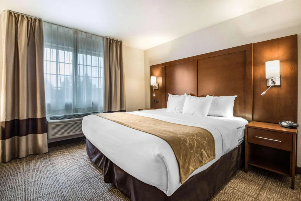 Comfort Suites at Par 4 Resort