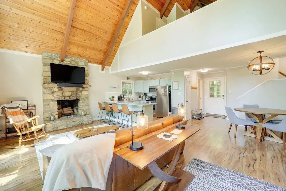 Wooded Retreat w/ Decks & Views in Beech Mountain!