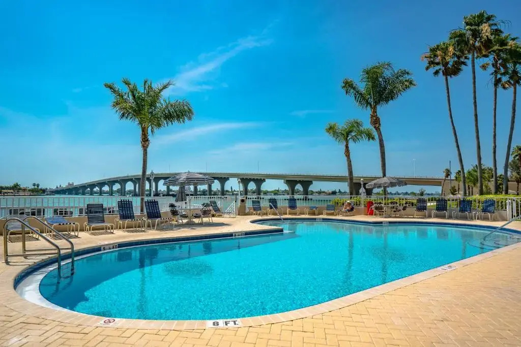 Bahia Vista 8-115
