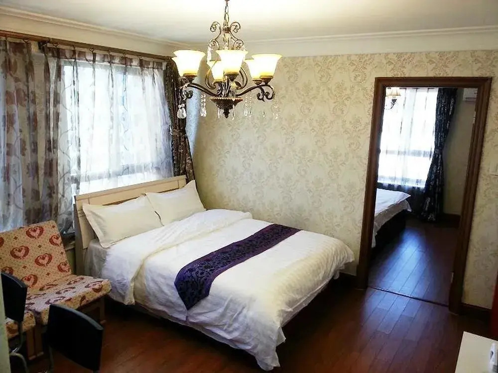 Yingxiang Hotel(大连星海映像酒店式公寓（星海广场地铁口店）)