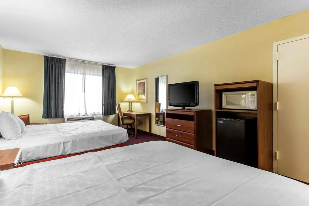 Lake Norman Inn and Suites