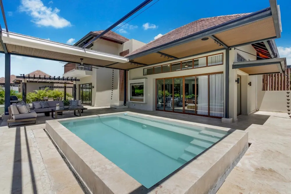 Luxury Cap Cana Villa with 3 Bedrooms, Plunge Pool, Maid, and Golf Course Access