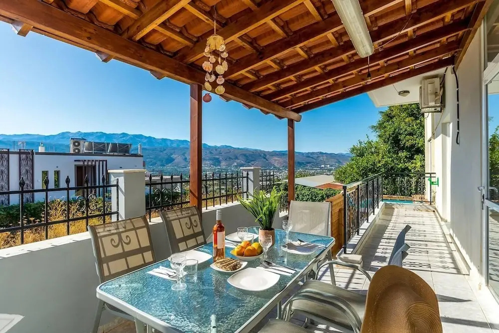 Superior Apartment - Overlooking Chania-with Pool