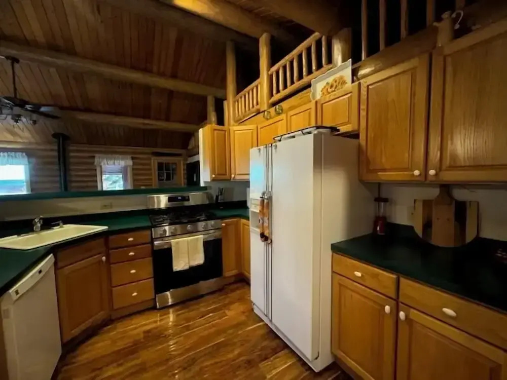 Silverwolf Log Chalet Resort