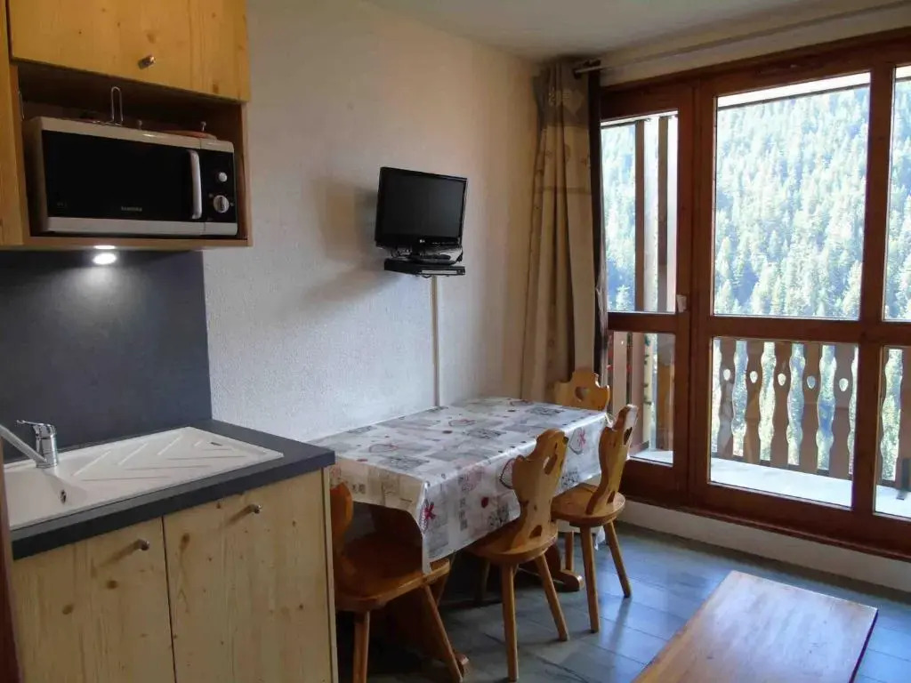 Appartement Valfréjus, 1 pièce, 4 personnes - FR-1-561-10