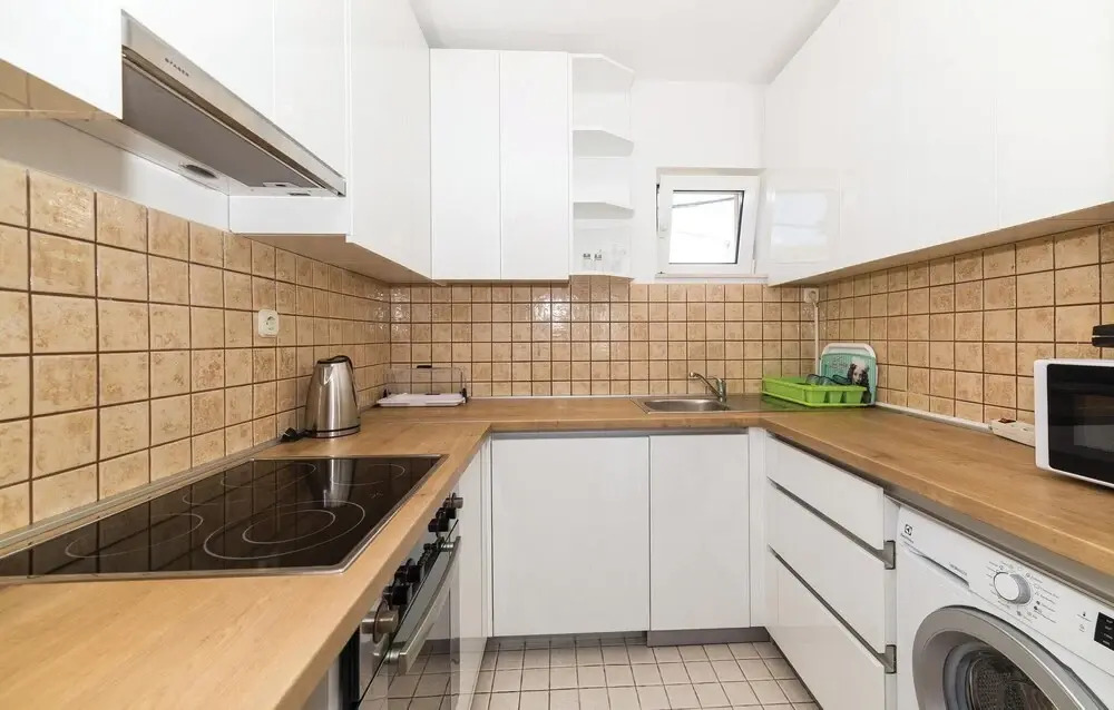 Amazing Home in Okrug Gornji With Wifi and 4 Bedrooms